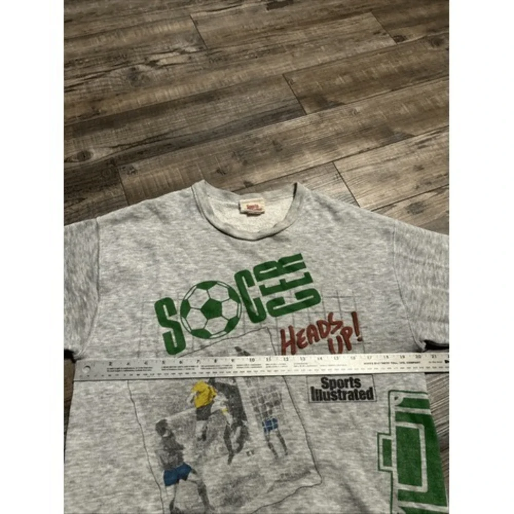 Vintage 90s Sports Illustrated Gray Sweatshirt‎  L Soccer Rare USA Distressed